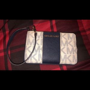 Micheal kors wristlet